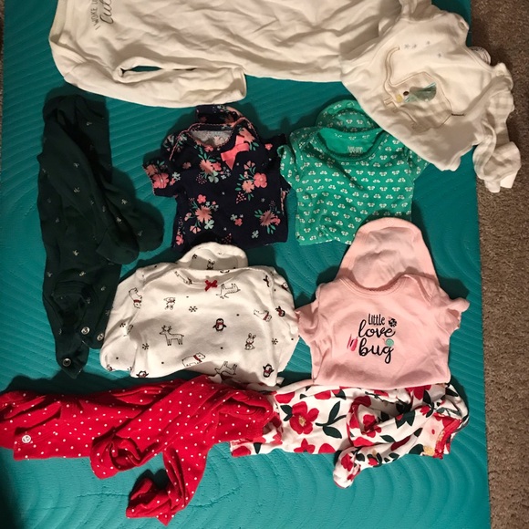 Newborn babygirl onesies bundle - Picture 1 of 4